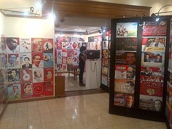 Begini Penampilan Nyentrik Posko Relawan Jokowi yang Bak Galeri Seni