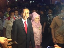 Datang ke Gran Melia Bareng JK, Jokowi Didampingi Istri dan 3 Anaknya