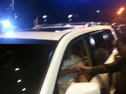 Prabowo Tinggalkan Lokasi Debat, Pendukung Kumandangkan Lagu Indonesia Raya