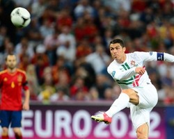 Tambal Lubang di Lini Belakang dan Berharap Magis Ronaldo