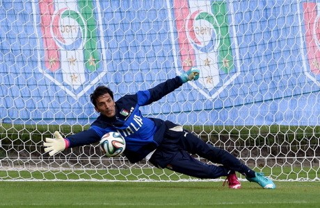 Buffon Dipastikan Absen Lawan Inggris