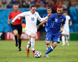 Hodgson Tepis Kritik terhadap Rooney