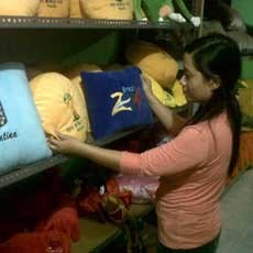 Berkah Piala Dunia, Pengrajin Boneka di Kota Santri ini Panen Raya