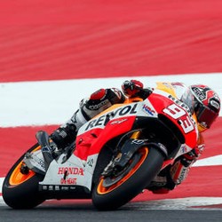 Kalahkan Rossi dan Pedrosa, Marquez Menang Lagi