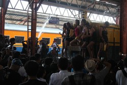 6 Model Seksi Cuci Loko dalam Momen 150 Tahun Rel Pertama di Indonesia