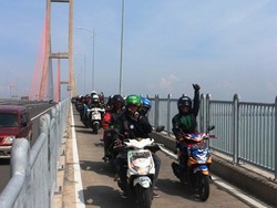 Konvoi di Jembatan Suramadu, Pemilik Honda BeAT Kampanye Safety Riding