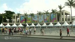 Dukung Argentina, Suporter Wanita Cukur Sebagian Rambut