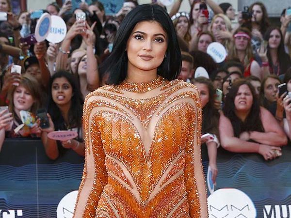 Kylie Jenner Tak Kalah Hot di MuchMusic Video Awards