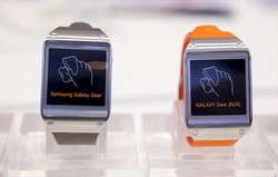 Smartwatch Anyar Samsung Dibekali Android Wear?