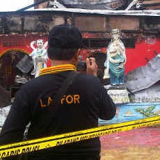 Tim Labfor Bawa 5 Sample Abu di Klenteng Hoo Tong Bio Banyuwangi