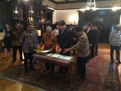 Dahlan Saksikan MoU Pengembangan Nuklir antara AS dan BUMN RI