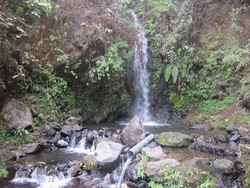 Brr! Segarnya Liburan di Curug Citiis, Garut