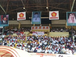 Poster Soekarno dan Soeharto Bersanding di Arena Kampanye Prabowo