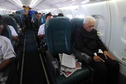 Ini Momen Hatta Salat di Pesawat