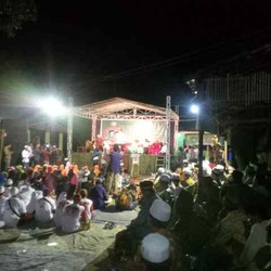 Bersama Hasyim Muzadi, JK Silaturahim dengan Warga di Situbondo