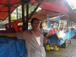 Menikmati Mie Ayam Pak Parno di Belantara Hutan Srengseng