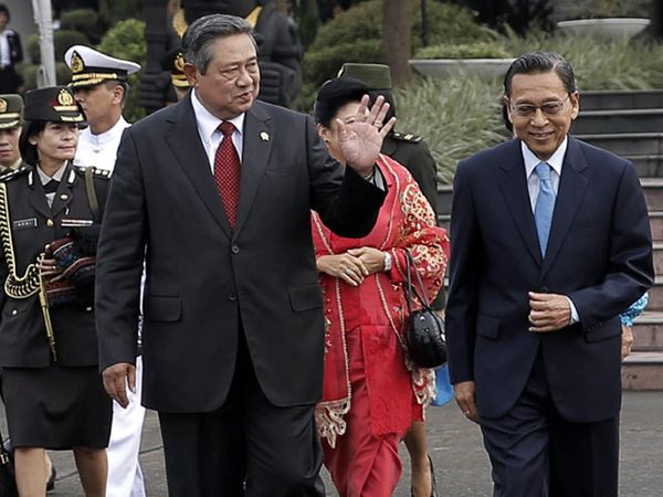 SBY Bertolak Ke Republik Fiji SBY Bertolak Ke Republik Fiji