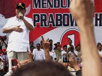 Kampanye di Makassar, Prabowo Diarak