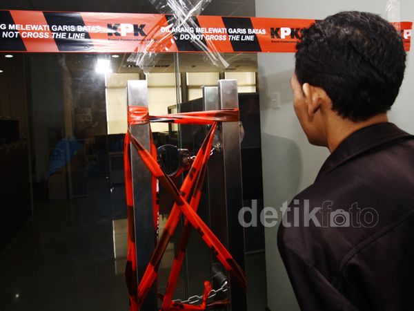 KPK Segel Beberapa Ruangan di Kementerian PDT