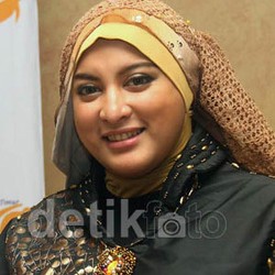 Ciee..Jane Shalimar Masih Pakai Cincin Nikah dari Didi