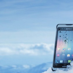 Ini Ponsel Android Paling Tahan Banting