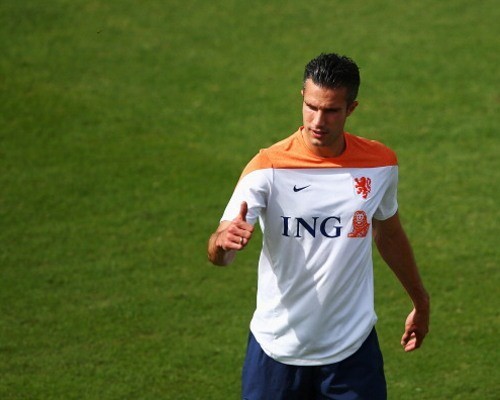Van Persie: Turnamen Masih Panjang