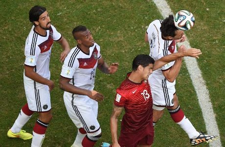 Loew Puji Lini Belakang Jerman yang Disiplin