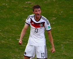 Mueller Pencetak Hat-trick Pertama di Brasil