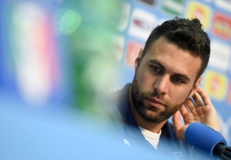 Sirigu Tak Berambisi Gantikan Buffon