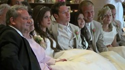 Kompak! 4 Kakak-Adik Ini Menikah di Waktu dan Tempat yang Sama