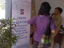 Lancarkan Pendaftaran Online Masuk SMA, Wali Kota Bogor Buka Crisis Center