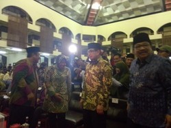 Mensos, Risma dan Pakde Karwo Hadiri Deklarasi Penutupan Dolly