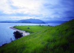 Keajaiban Indonesia, Padang Rumput di Tengah Laut!