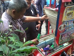 Puji Diamankan Polisi karena Jajakan Es Krim Kedaluwarsa
