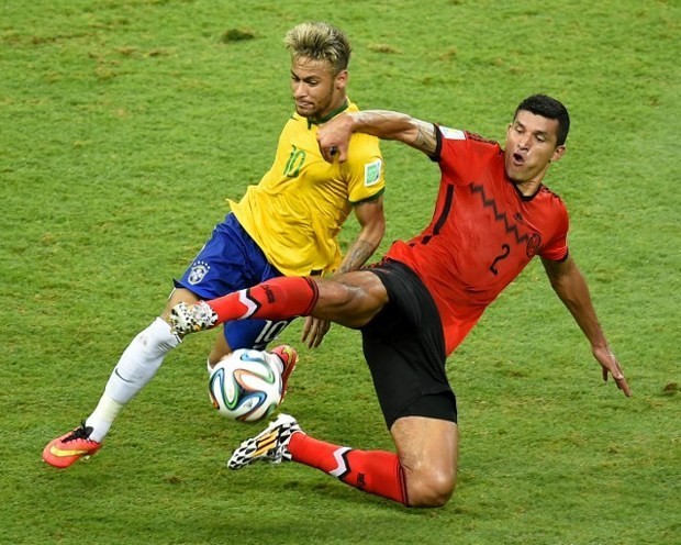 Kinerja Kiper dan Kesuksesan Mengunci Serangan Sayap Brasil