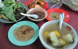 H. Nasun dan Hj. Nurlailah, Rumah Makan Betawi yang Jadi Primadona