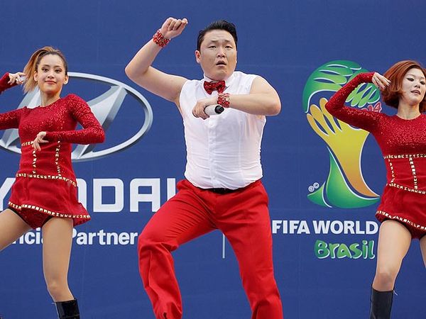 Psy Meriahkan Nobar Korea Selatan vs Rusia di Seoul