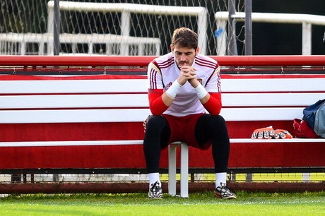 Mourinho Sarankan Spanyol Tetap Pasang Casillas