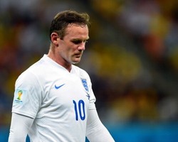 Rooney Harus Dimainkan Jadi Striker