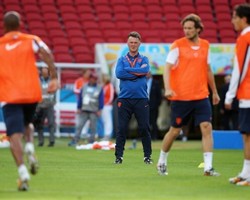Taktik Van Gaal Undang Pujian