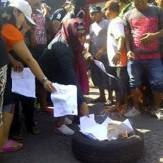 PSK dan Mucikari Bakar Undangan Pengambilan Dana Jaminan Hidup