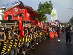 Warga Ramai-ramai Blokade Jalan, Ini Skenario Penutupan Dolly