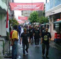 Salah Paham, Polisi dan Warga Dolly Nyaris Bentrok