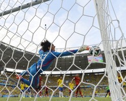 Tembok Kokoh Guillermo Ochoa di Bawah Mistar Meksiko