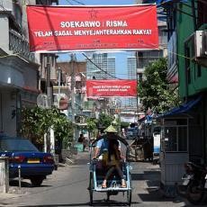 Polrestabes Surabaya Bantu Amankan Kebijakan Wali Kota Risma