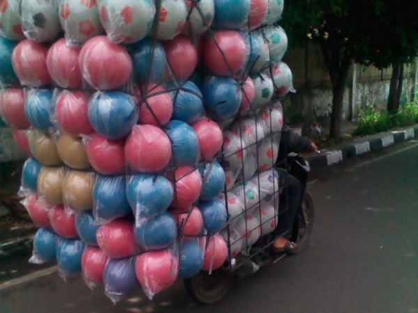 Motornya Gila Bola