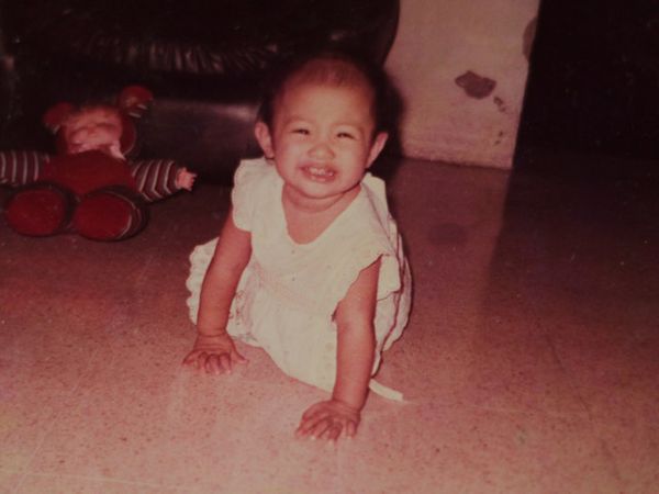 Yuk, Intip Foto-foto Sandra Dewi Saat Kecil!