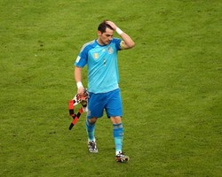 Casillas Minta Maaf pada Publik Spanyol