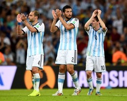 Argentina Tak Cuma Messi