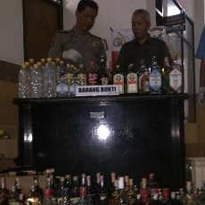 Ratusan Botol Miras Berbagai Merek Disita